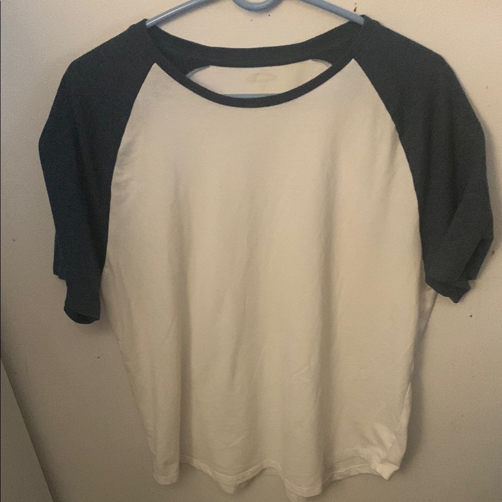 Beautiful Old Navy 2 Tone dark denim blue/ Ivory White Ultra Soft Raglan T SZ L🔥